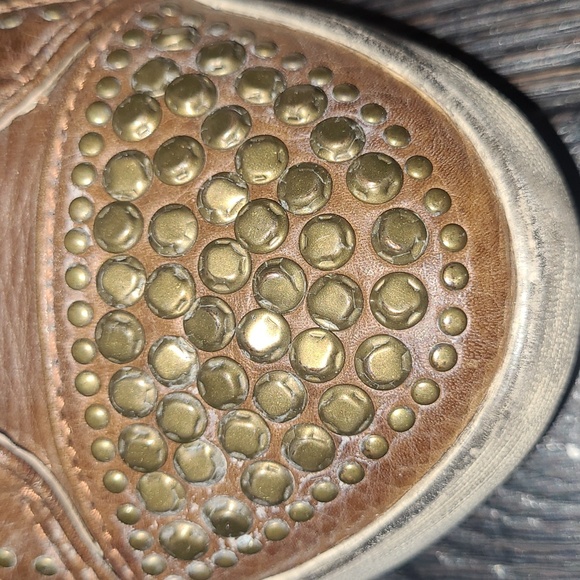 FRYE (Size 8) Leather w Brass Studs Sneakers - Picture 8 of 10